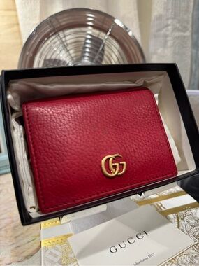 Gucci Vibrant Red Pebbled Leather Card Case with Gold Double G